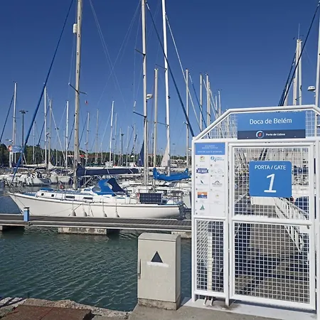 Floating Oasis 船屋