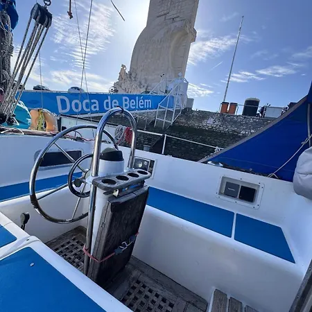 船屋 Floating Oasis