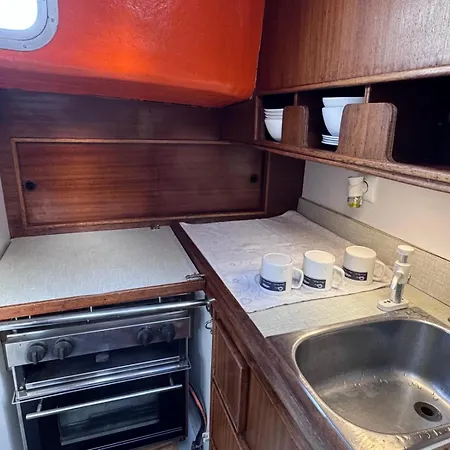 船屋 Floating Oasis Lisboa