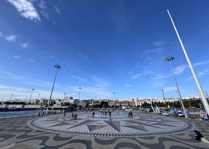 Floating Oasis Botel *